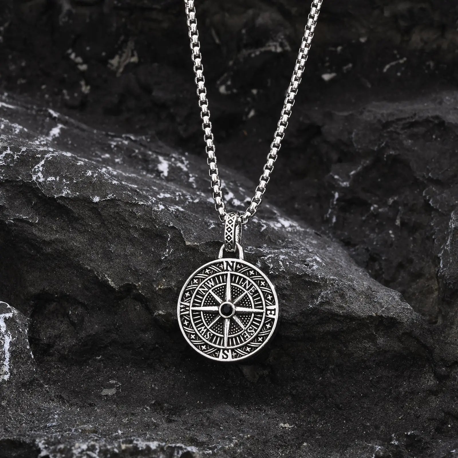 Vintage Compass Pendant Necklaces for Men Boys, Stainless Steel Coin Necklace, Rock Hiphop Collar Graduation Guid Gift