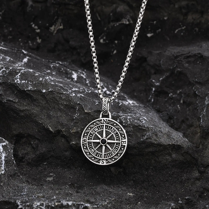 Collier Boussole – Pendentif Rose des Vents en Acier Vintage