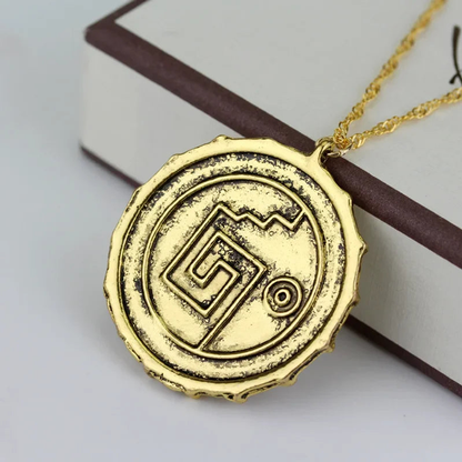 Collier Pièce de Pirate Dorée – Médaillon Crâne Ancien