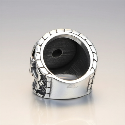 Intérieur de la bague gouvernail pirate en acier inoxydable 316L, finition polie.