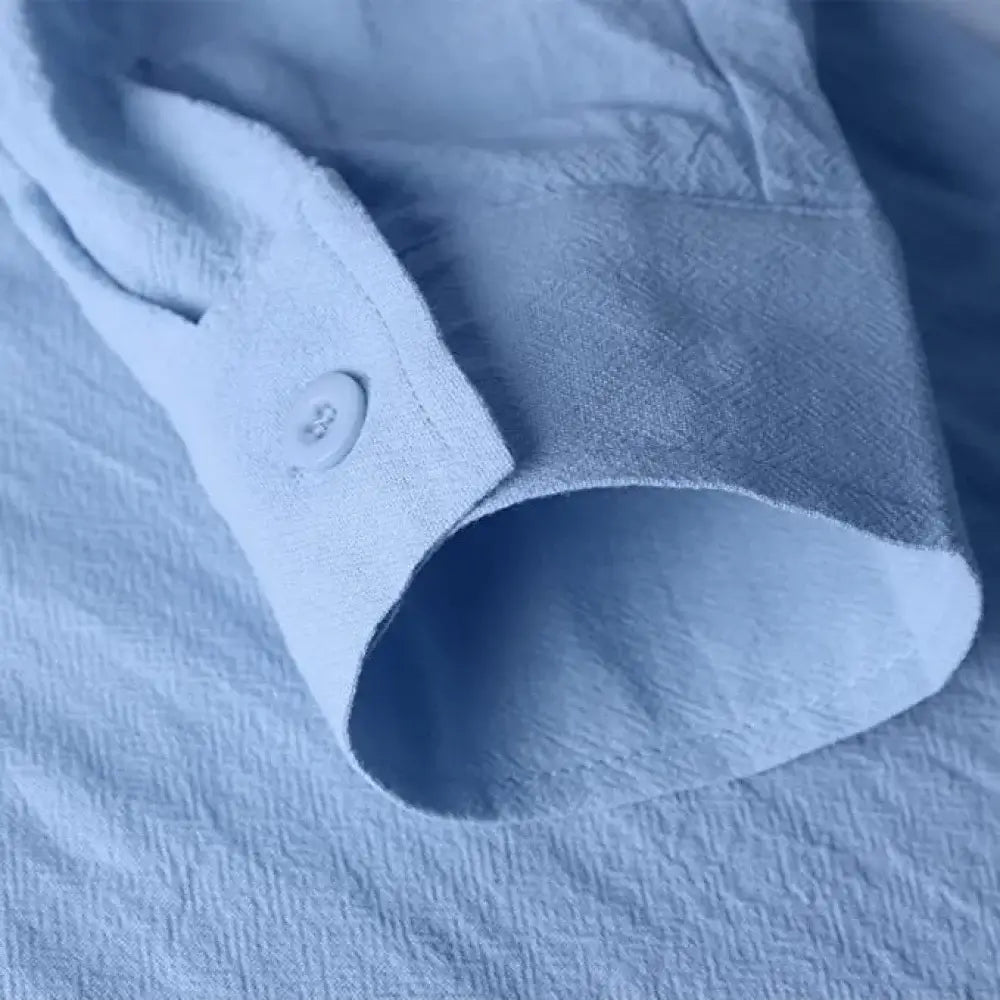 Détail du tissu et de la manche de la chemise du navigateur des mers.