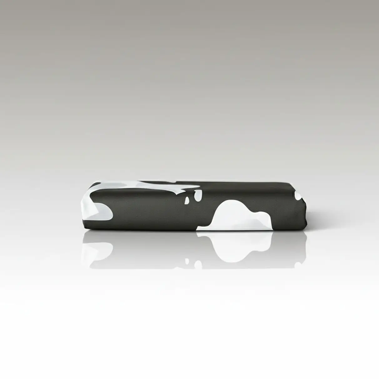 Drapeau pirate plié pour transport ou rangement.