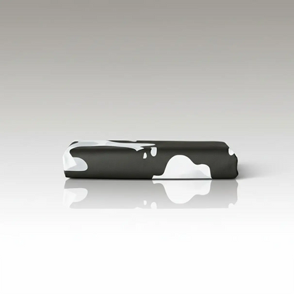 Drapeau pirate plié pour transport ou rangement.