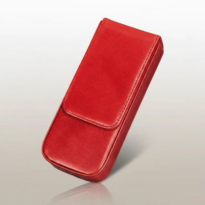 Étui en cuir du cartographe coloris rouge, accessoire d’écriture original.