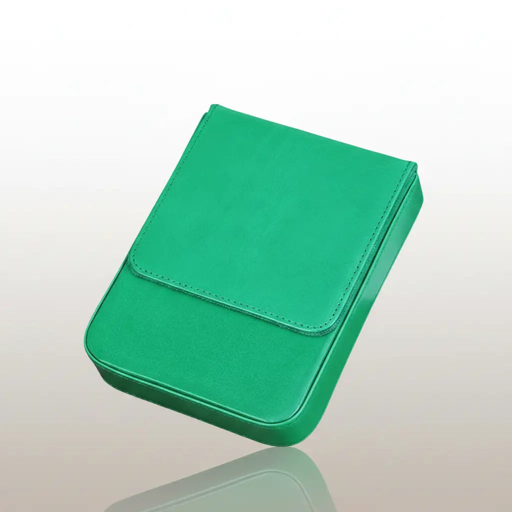 Grand étui du navigateur en cuir vert, accessoire d’écriture élégant.