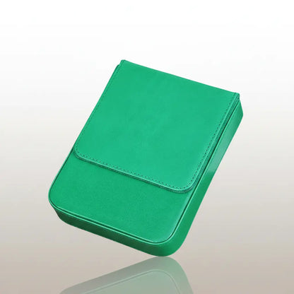 Grand étui du navigateur en cuir vert, accessoire d’écriture élégant.
