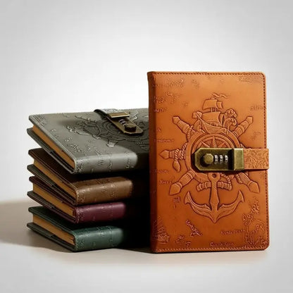 Collection de journaux pirates en cuir de différentes couleurs avec cadenas à code, style rétro.