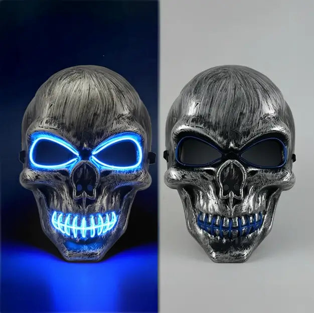 Masque crâne LED bleu avec effet de lumière glaciale bleue.