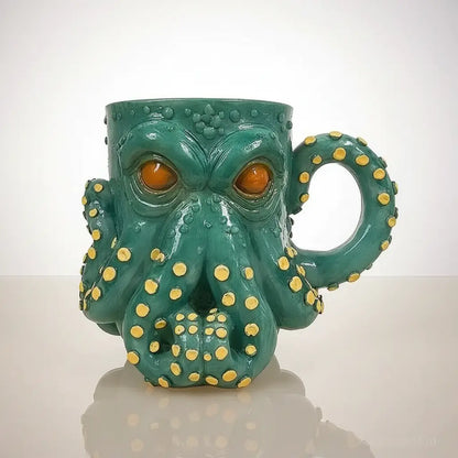 Mug Kraken Émeraude en céramique verte, design marin inspiré des abysses.