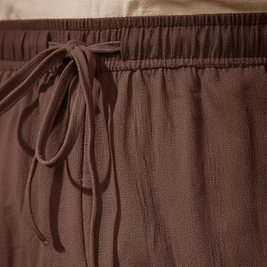 Détail du cordon de serrage à la taille du pantalon du corsaire des mers.