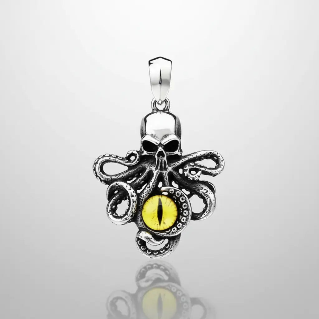 Pendentif Pieuvre à l’Œil Mystique jaune sur fond blanc, bijou océanique inspiré des abysses.