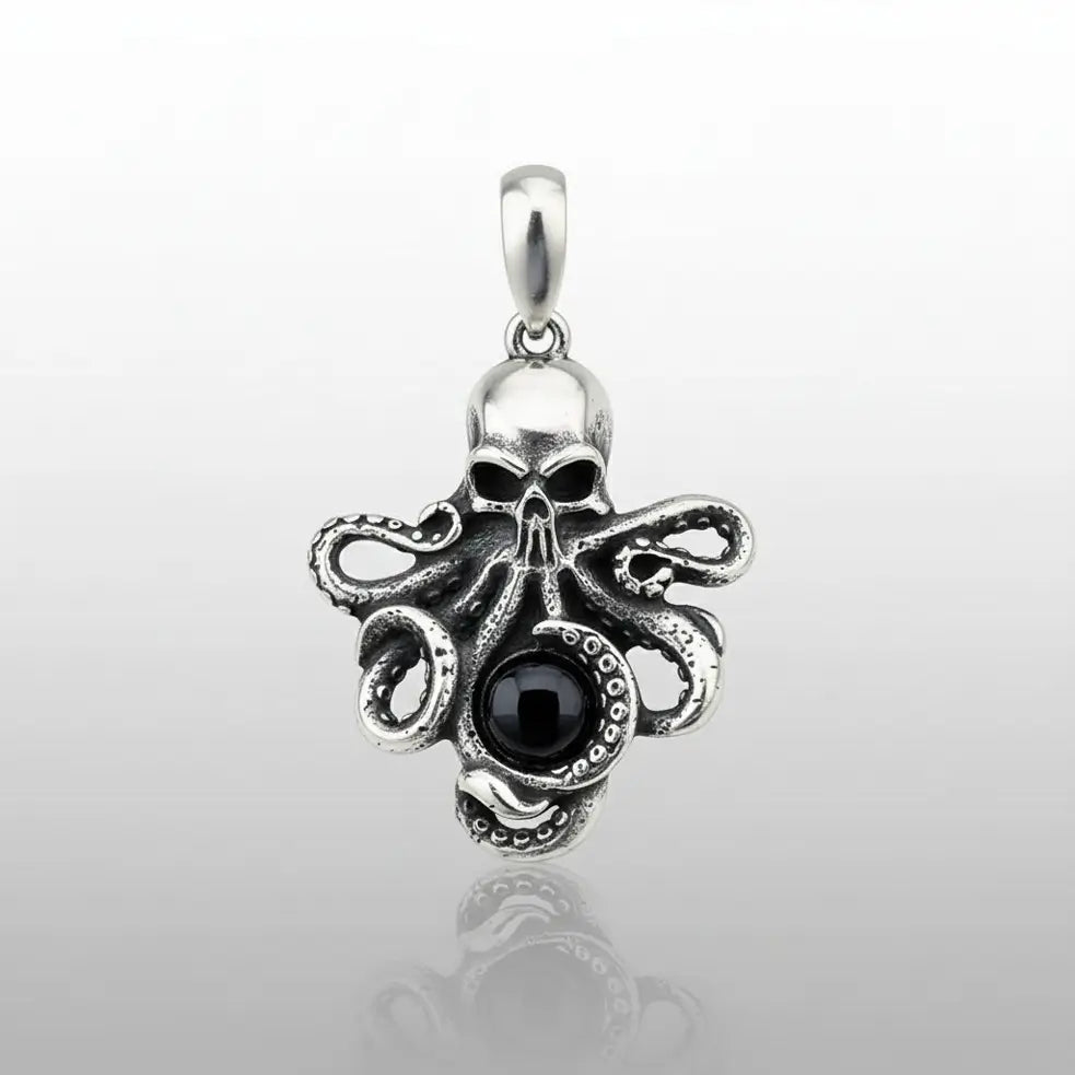Pendentif Pieuvre à l’Œil Mystique noir, bijou argenté mystérieux sur fond neutre.