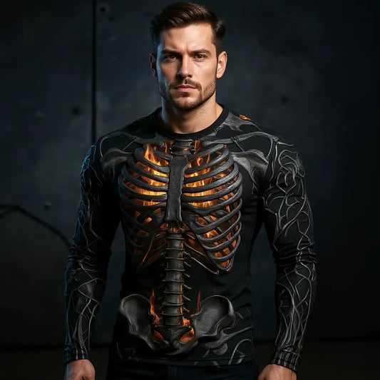 T-shirt Squelette Enflammé porté par un homme en studio, fond sombre et contraste lumineux.