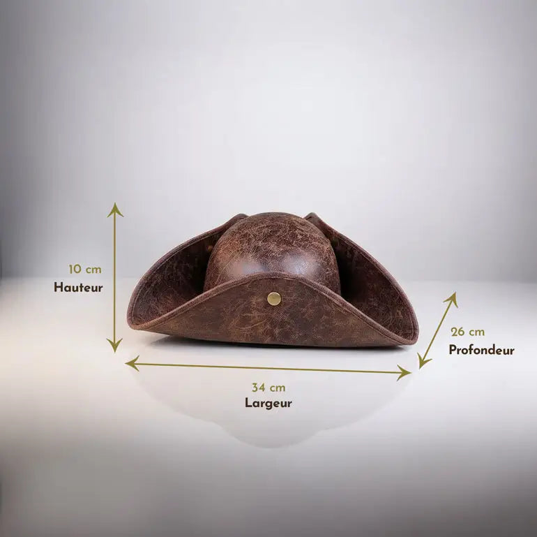 Dimensions du tricorne du capitaine en cuir marron, accessoire pirate authentique à bords relevés.